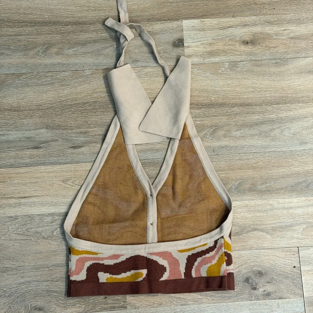 Abstract Patterned Halter Top - Picture 2 of 2